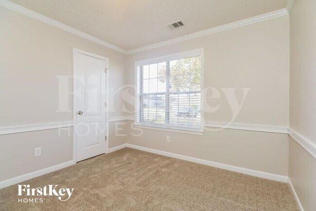 Building Photo - 205 Cameo Ct