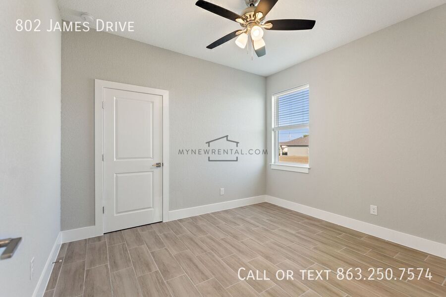 Building Photo - 802 James Dr