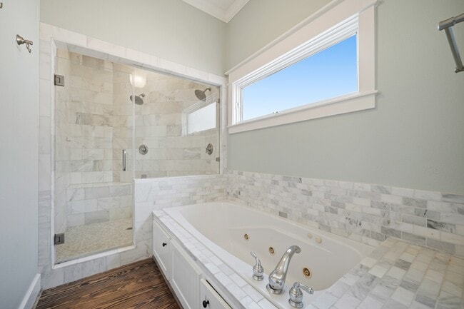 Building Photo - 513 W 22nd St