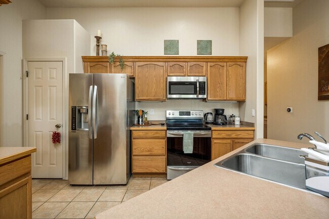 Building Photo - 2711 Sunrise Point Rd