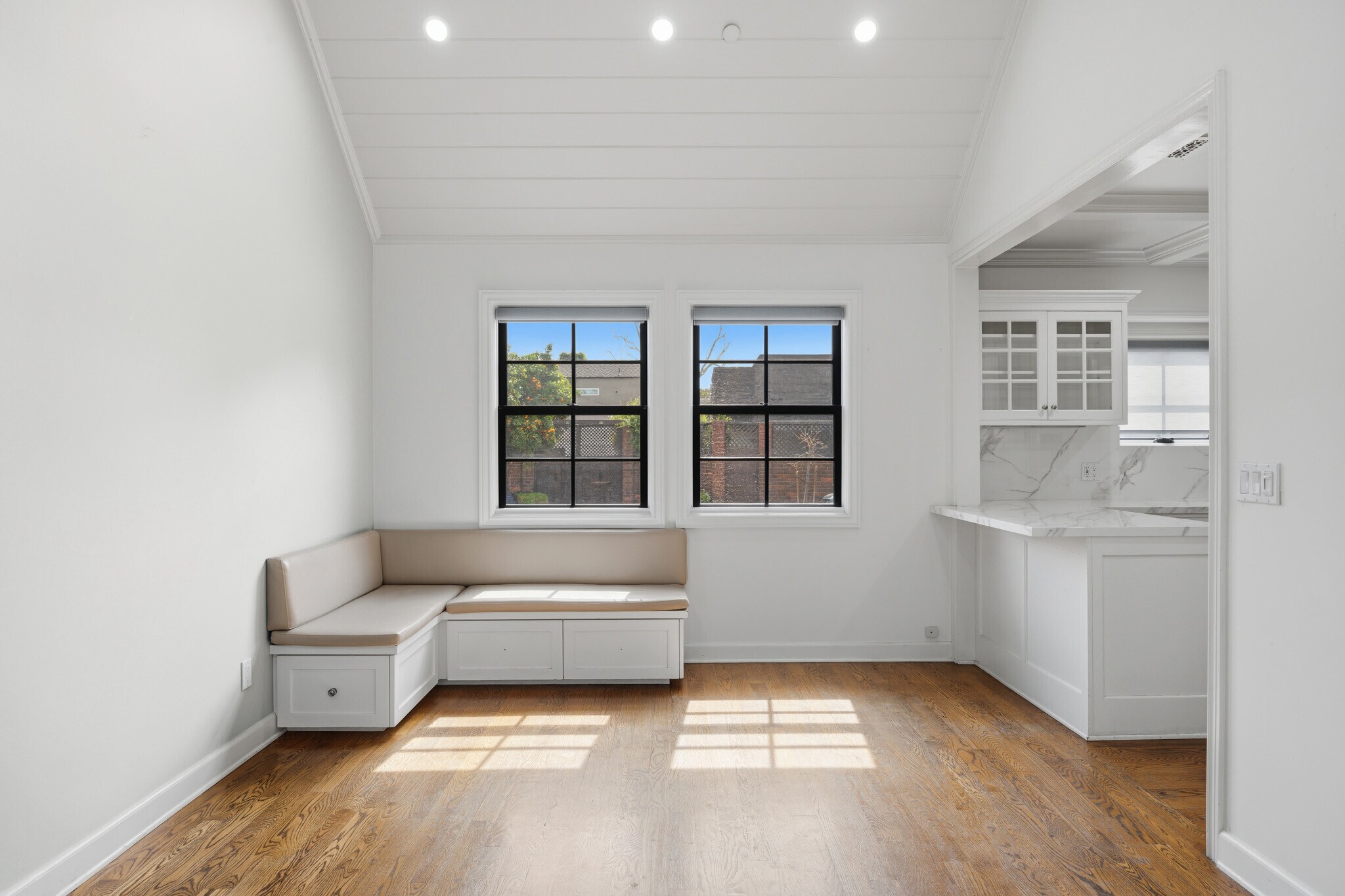 Building Photo - 4316 N Clybourn Ave