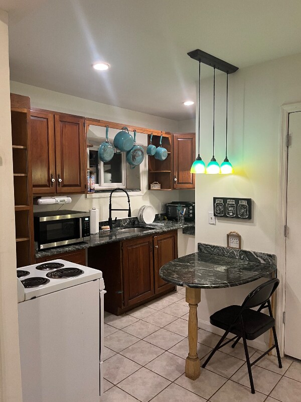 Building Photo - 33 Skidmore Rd