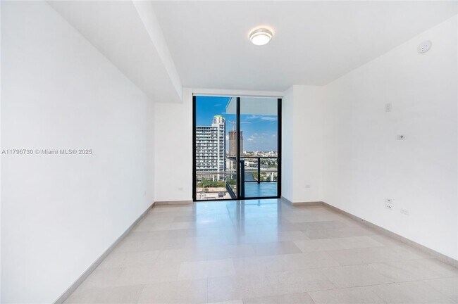 Building Photo - 68 SE 6th St