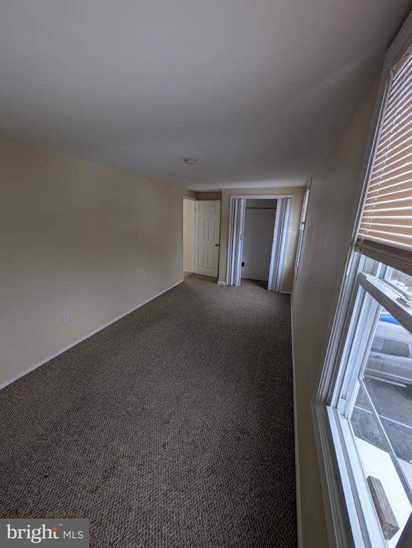 Building Photo - 30 W Roland Rd