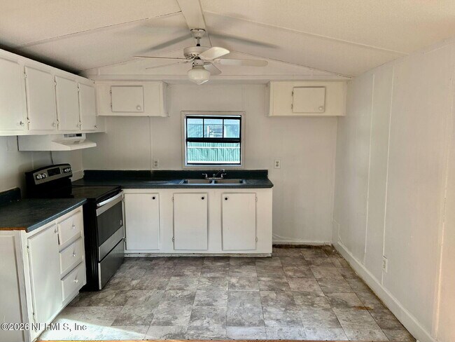 Building Photo - 5355 New Kings Rd