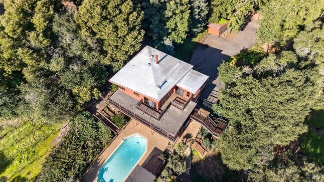 Building Photo - 2299 Sobre Vista Rd