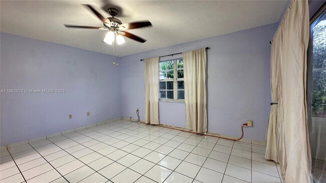 Building Photo - 5421 SW 143rd Ave