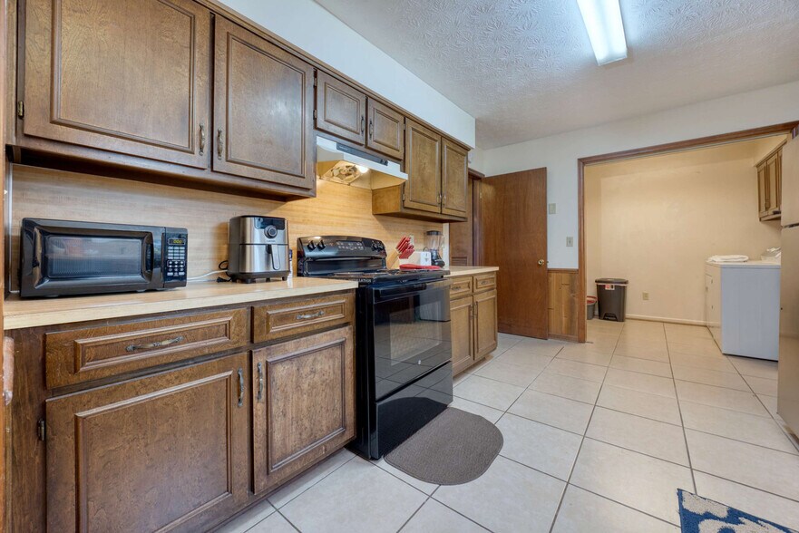 Building Photo - 4629 Rosemont Dr