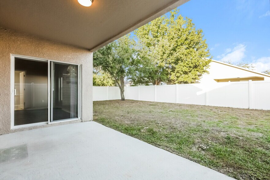 Building Photo - 905 15th St NE