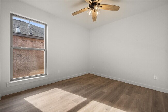 Building Photo - Beautiful New Build Home in Cypress Ranch!