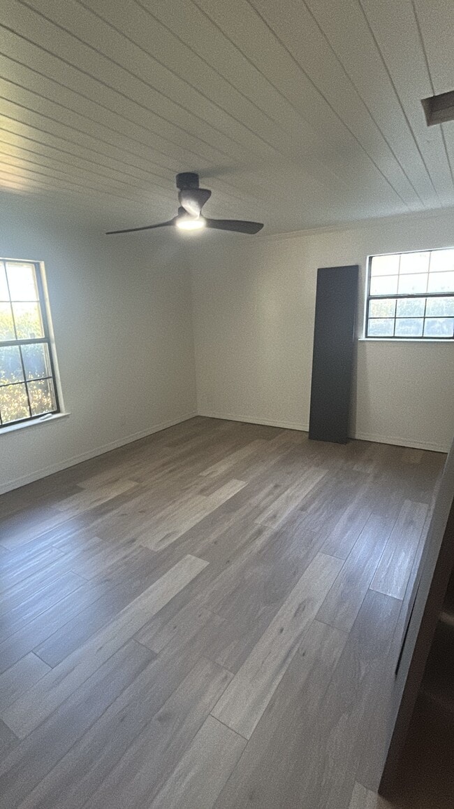 Building Photo - 4 Confederate Dr S