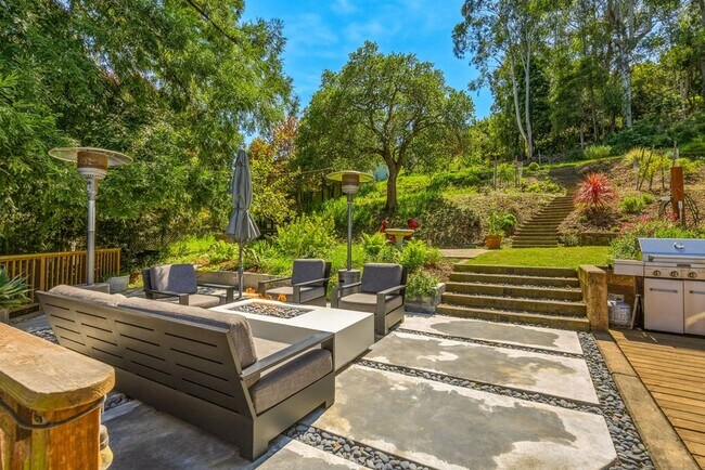Building Photo - Beautifully Remodeled 4BR + Office Mill Valley Home — Furnished, Private 3/4-Acre Setting, Walk t...
