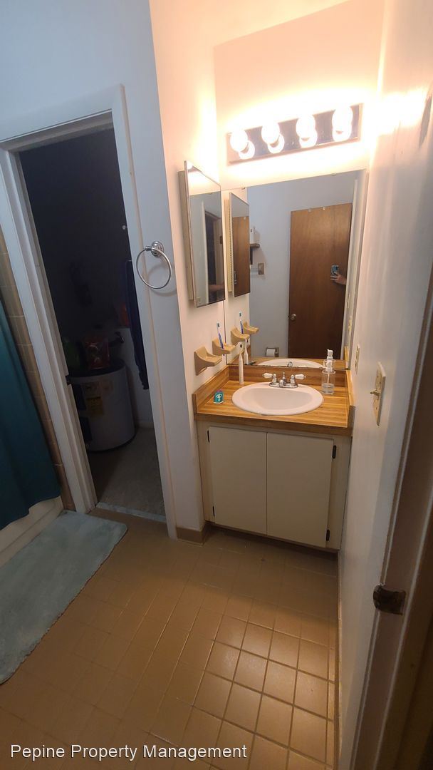 Building Photo - 2 br, 1 bath House - 2862 SW 39th Ave