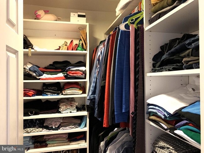 Building Photo - 11 Cabot Dr