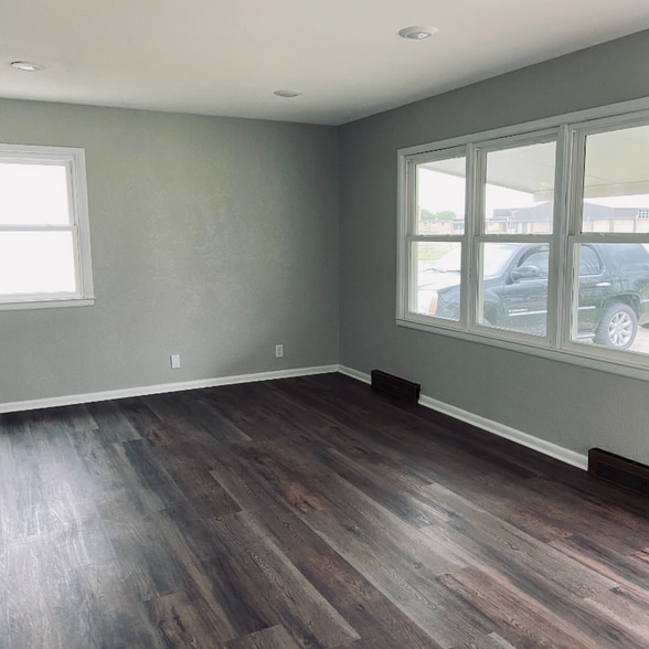 Building Photo - 1621 Crawford St