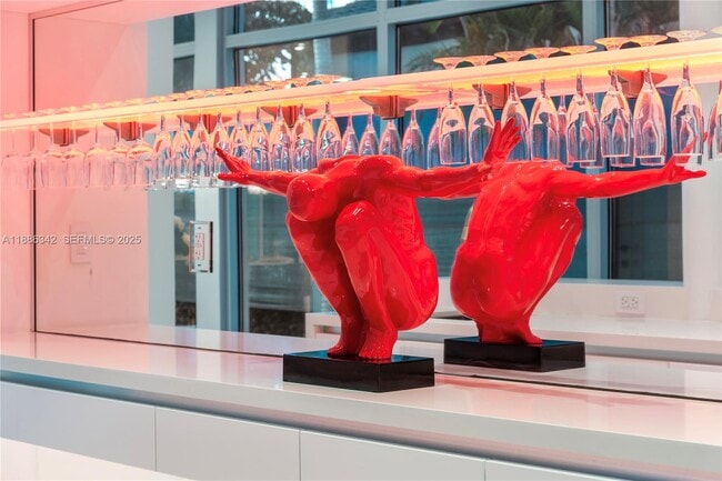 Building Photo - 440 S Hibiscus Dr