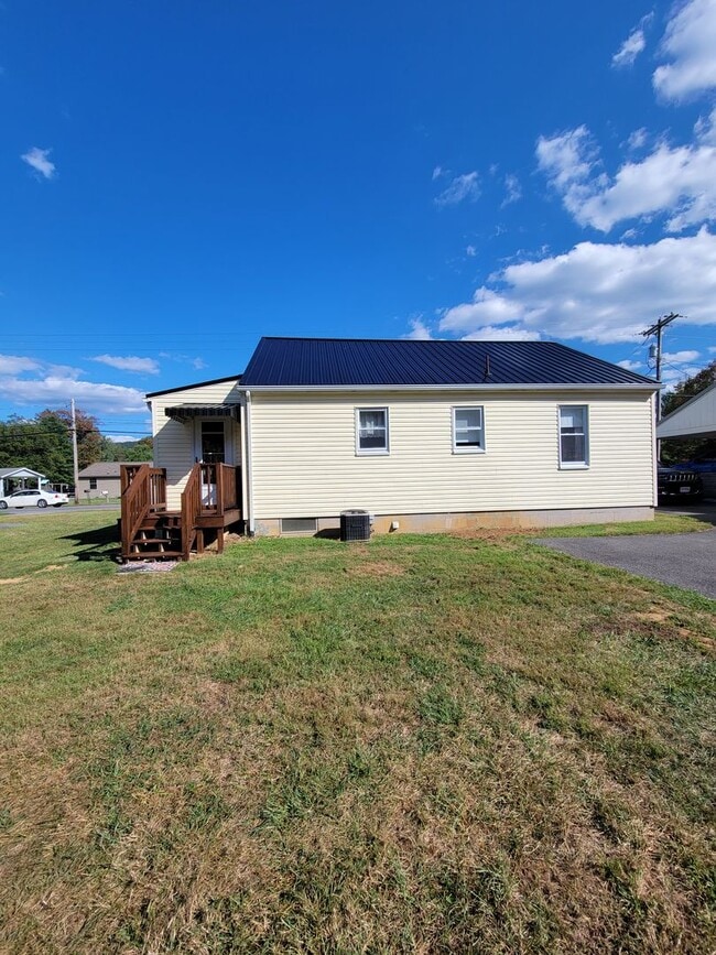 Building Photo - 3289 Anthony Hwy