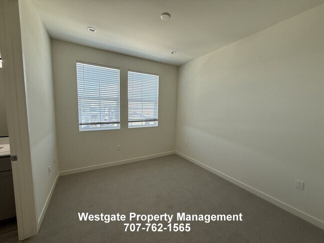 Building Photo - 209 Wellness Wy