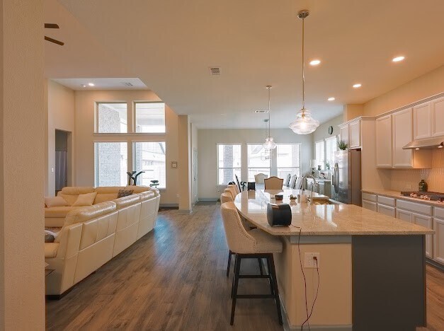 Building Photo - 5823 Ash Vly Dr