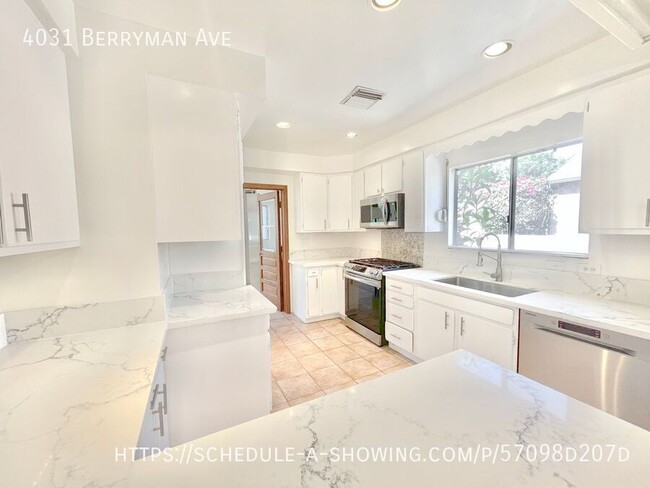 Building Photo - Newly remodeled two story 3 Bed + 2 Bath H...