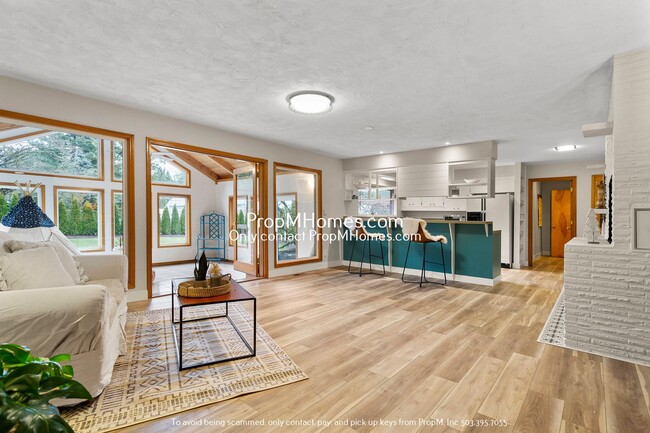 Building Photo - Stunning 3-Bedroom Mid-Century Modern Home...