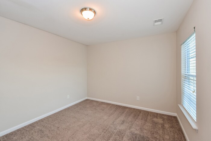 Building Photo - 316 Beacon Field Rd