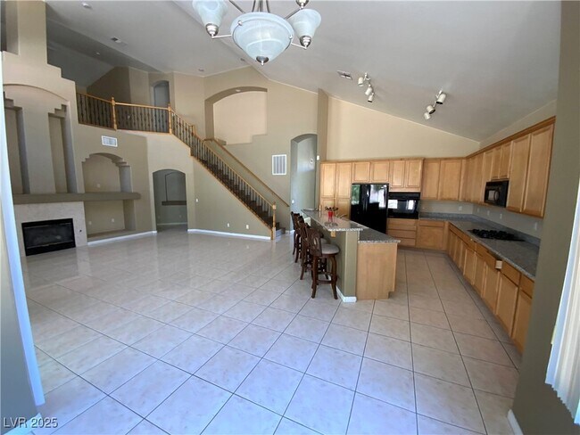 Building Photo - 1001 Eaglewood Dr