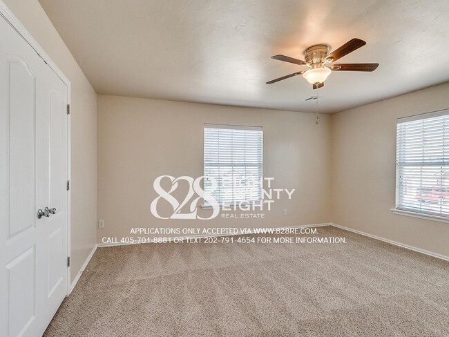 Building Photo - Spacious 2 Bed/1.5 Bath Norman Townhome Du...