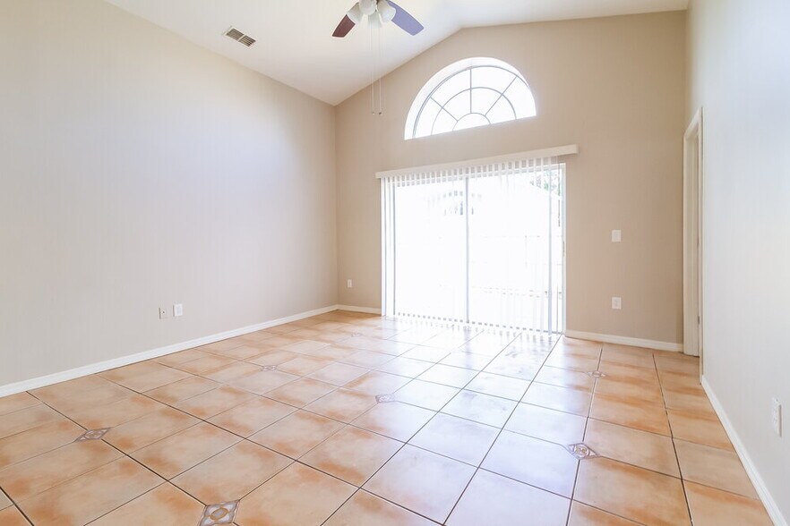 Building Photo - 312 Riunite Cir