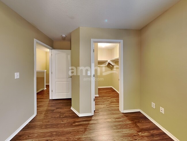 Building Photo - 9211 Mission Run