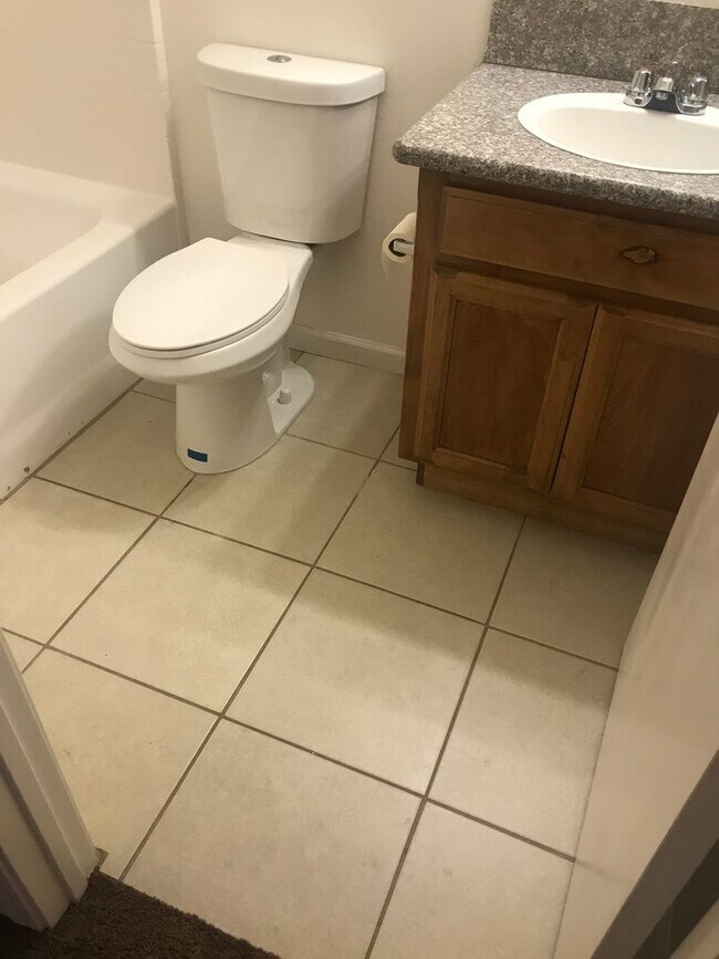 Building Photo - 620 Central Ave