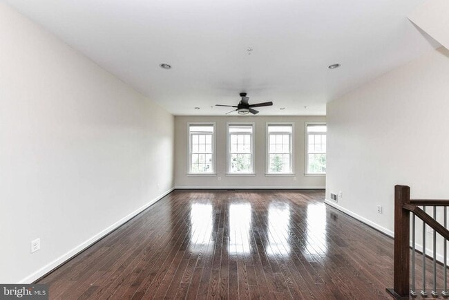 Building Photo - 3160 Yeager Dr