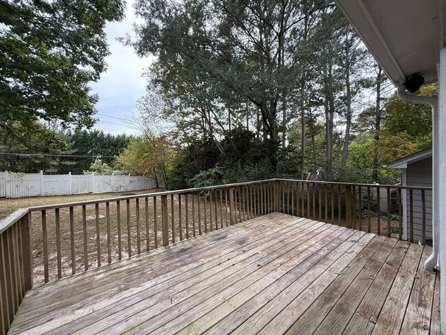 Building Photo - 2617 Valley Woods Ct