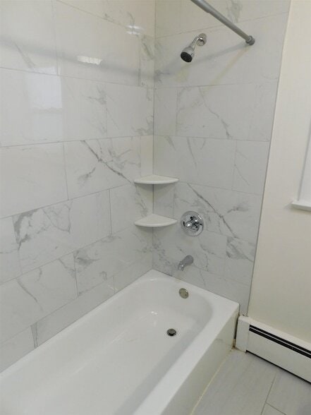 Building Photo - 21 W 14th St