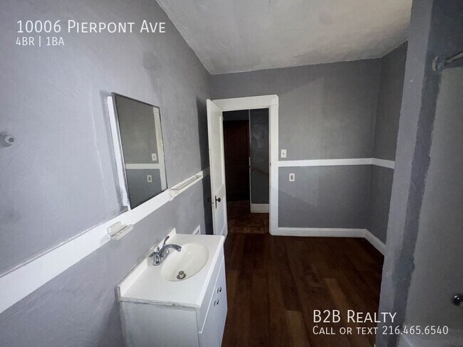 Building Photo - 10006 Pierpont Ave