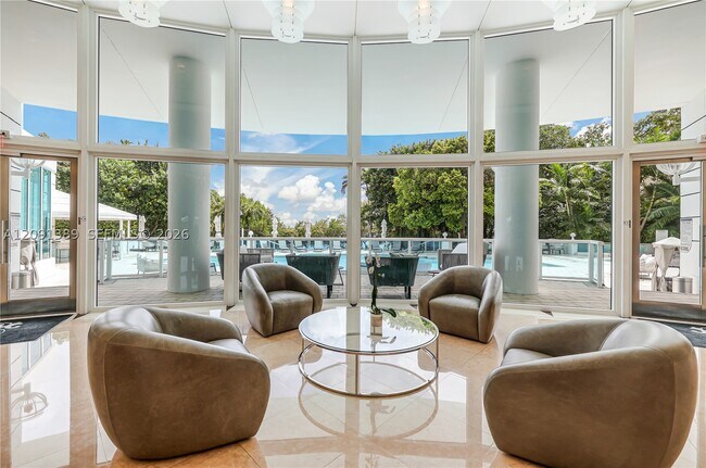 Building Photo - 2127 Brickell Ave