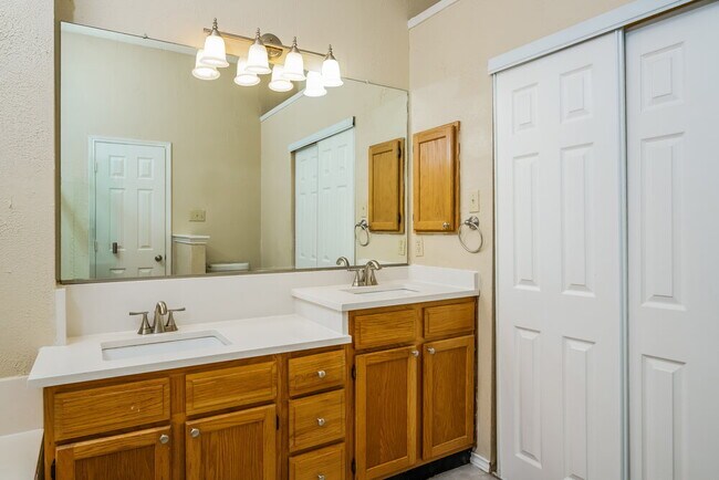 Building Photo - 4452 Sierra Dr