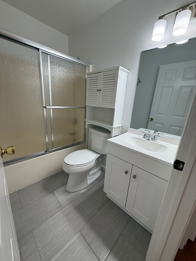 Building Photo - 504 Water Course Row