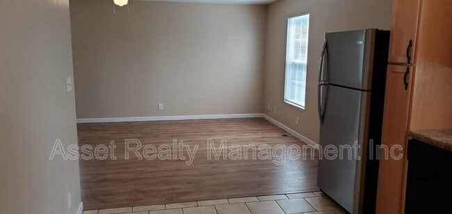 Building Photo - 302 Joel Rd