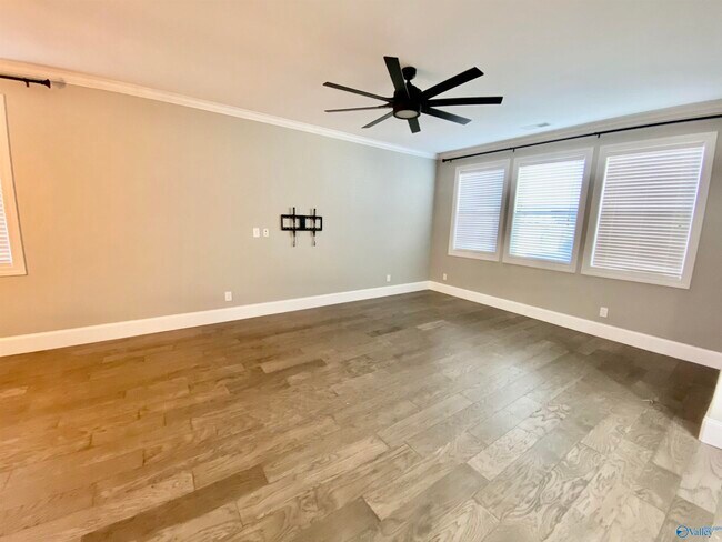 Building Photo - 1111 Pegasus Dr NW