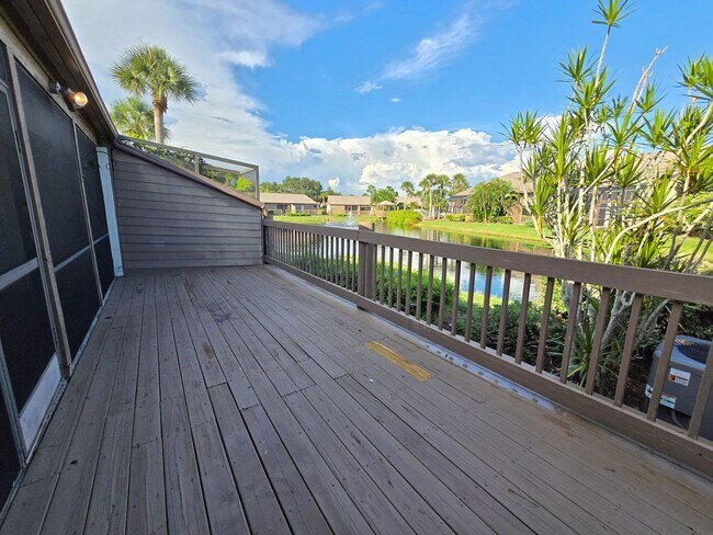 Building Photo - Cozy 2 bed/ 2 bath Villa in Beekman Lakes ...