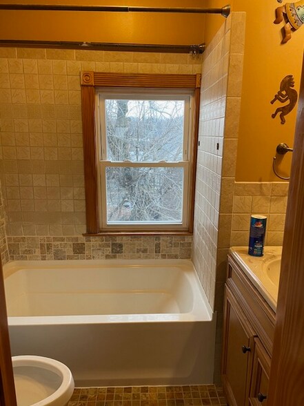 Building Photo - 21 Ayer St