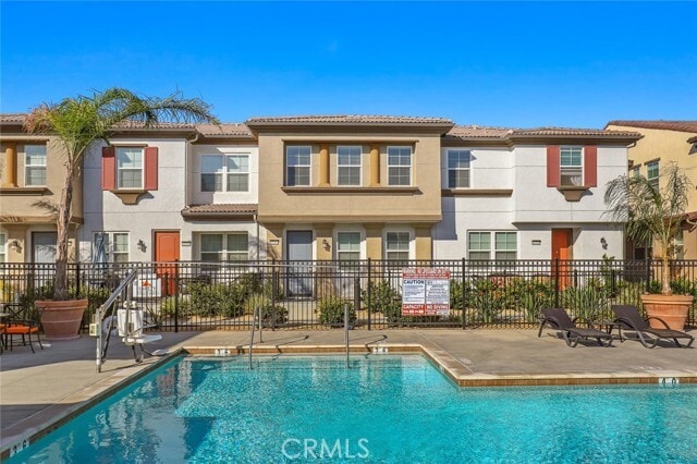 Building Photo - 40302 Calle Real