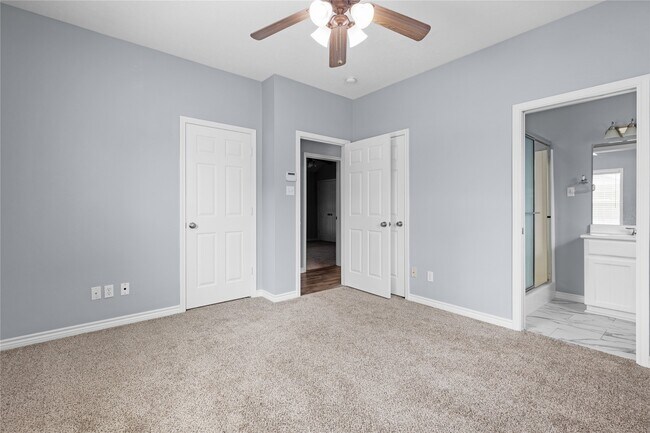 Building Photo - 140 Meadowview Dr