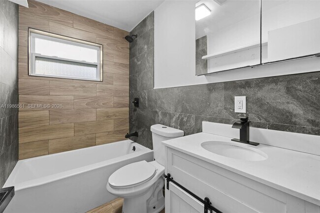 Building Photo - 1443 NW 34th St