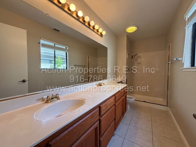 Building Photo - Gated Johnson Ranch: 3 Bed, 2.5 Bath - New...