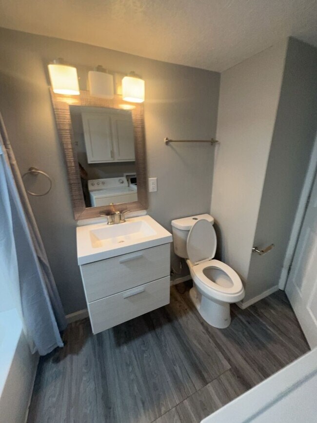 Building Photo - 4916 Moore Cir