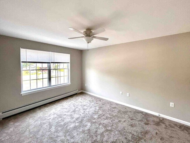 Building Photo - 21 Pinecrest Dr
