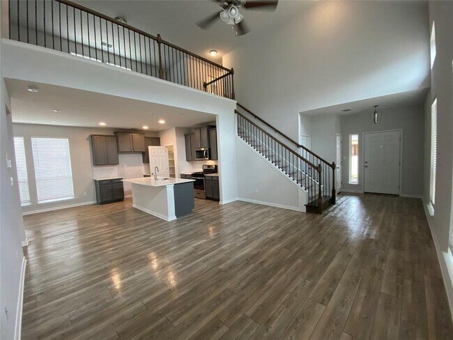 Building Photo - 3201 E College Park Dr
