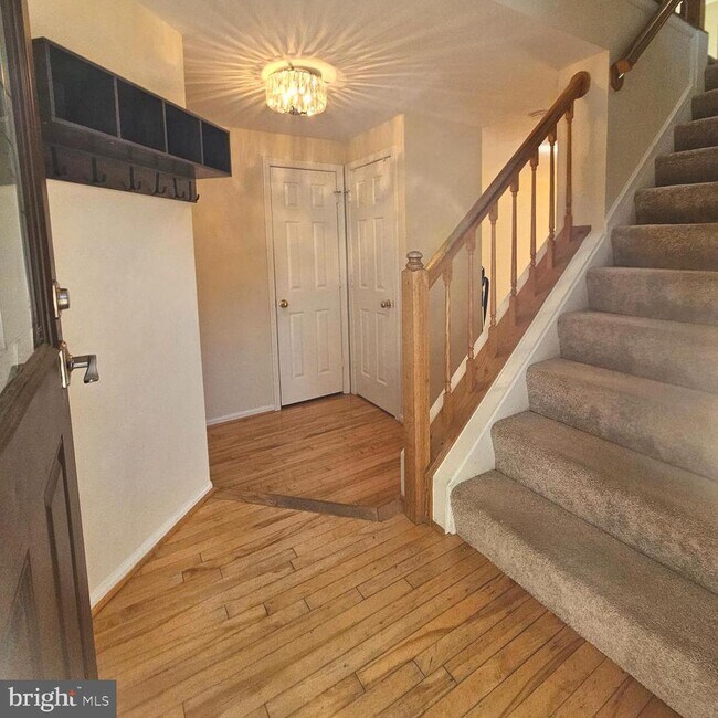 Building Photo - 5911 Sir Cambridge Way